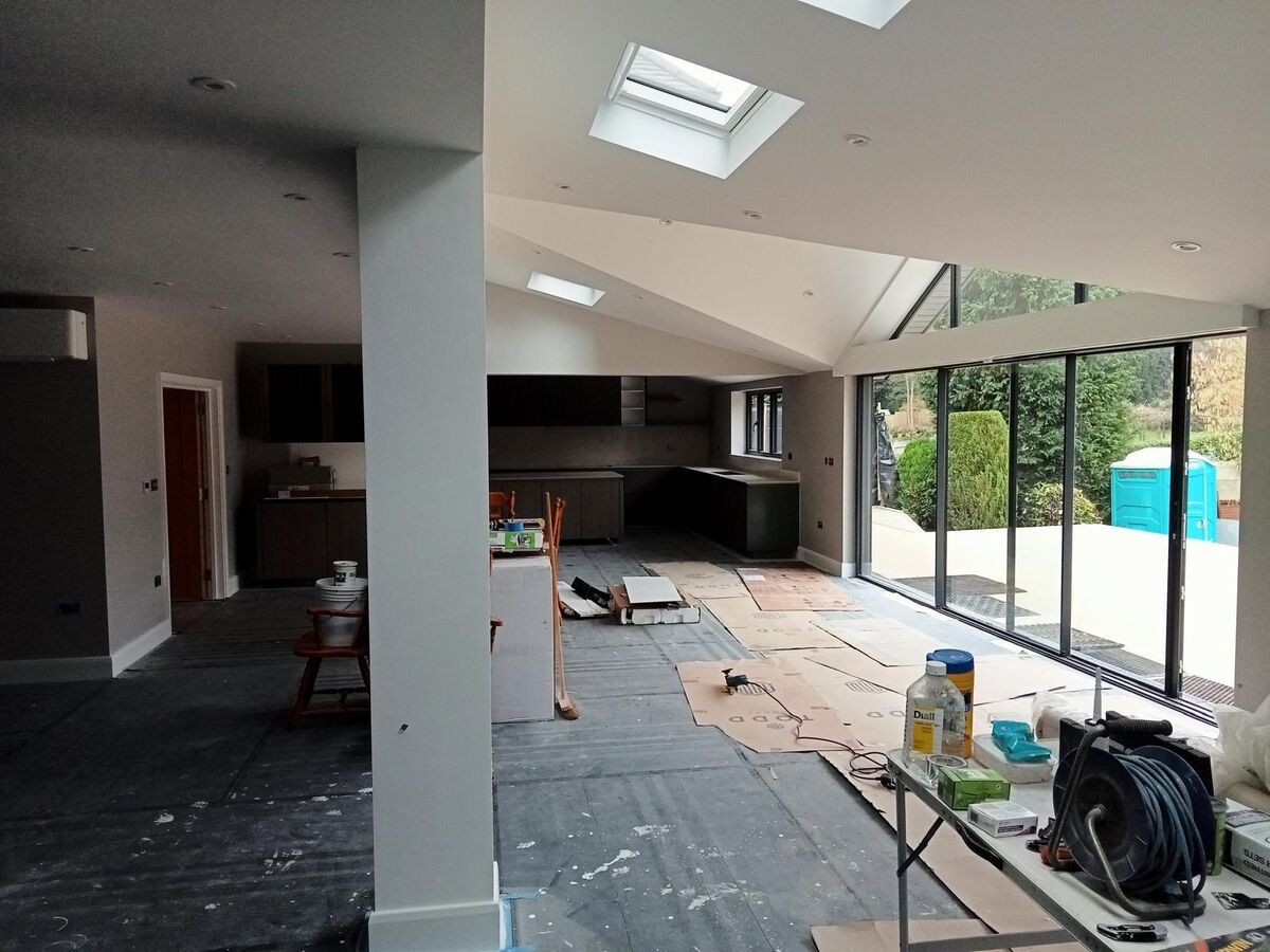 painting and decorating Aldersbrook, E12